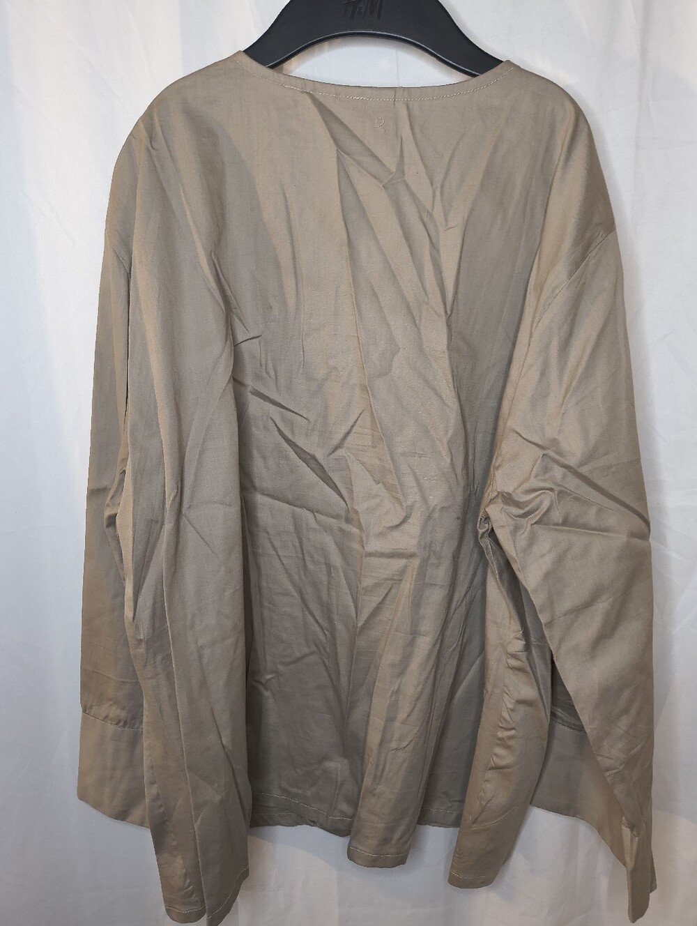 Reistor Neutral Taupe V-Neck Blouse - Picture 6 of 7